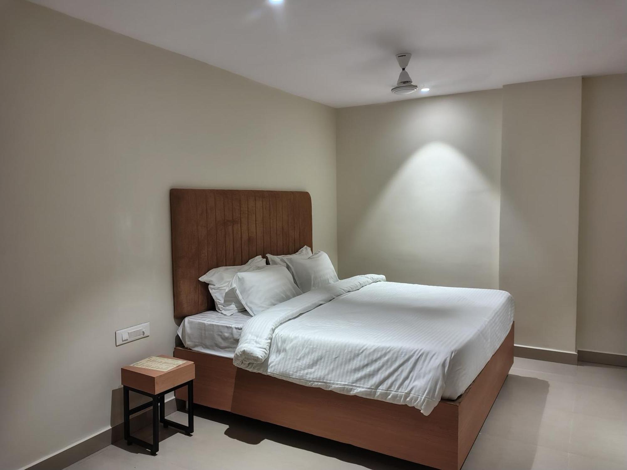 Hotel Blueearth Vizianagaram Экстерьер фото